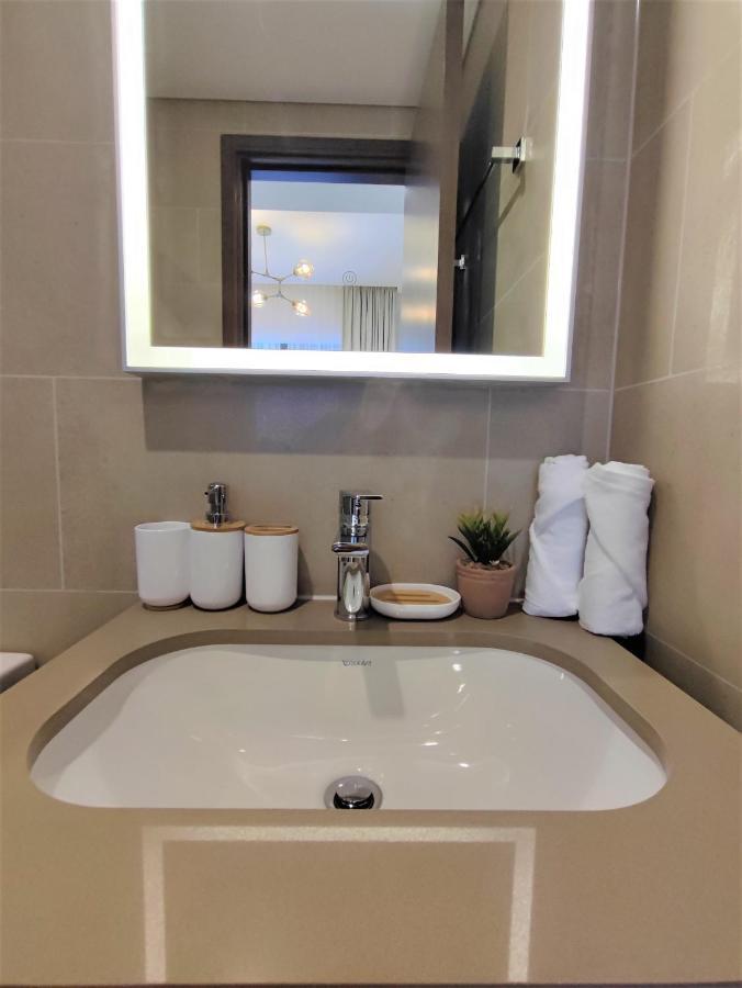 Beautiful 2 Bedroom Next To Business Bay - Sobha Creek Vista Dubái Exterior foto
