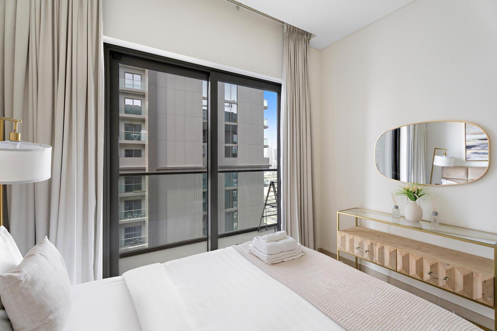 Beautiful 2 Bedroom Next To Business Bay - Sobha Creek Vista Dubái Exterior foto