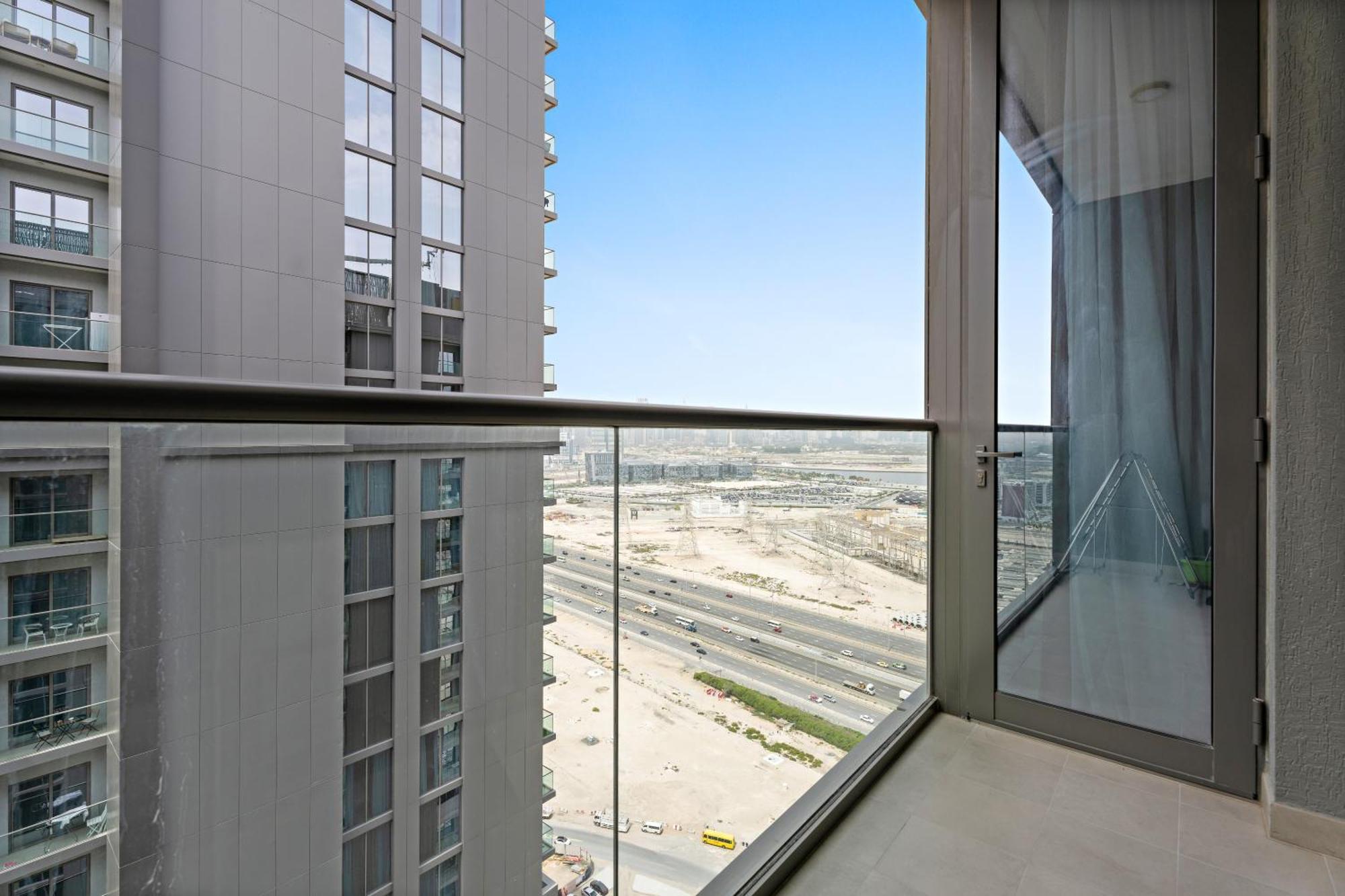 Beautiful 2 Bedroom Next To Business Bay - Sobha Creek Vista Dubái Exterior foto